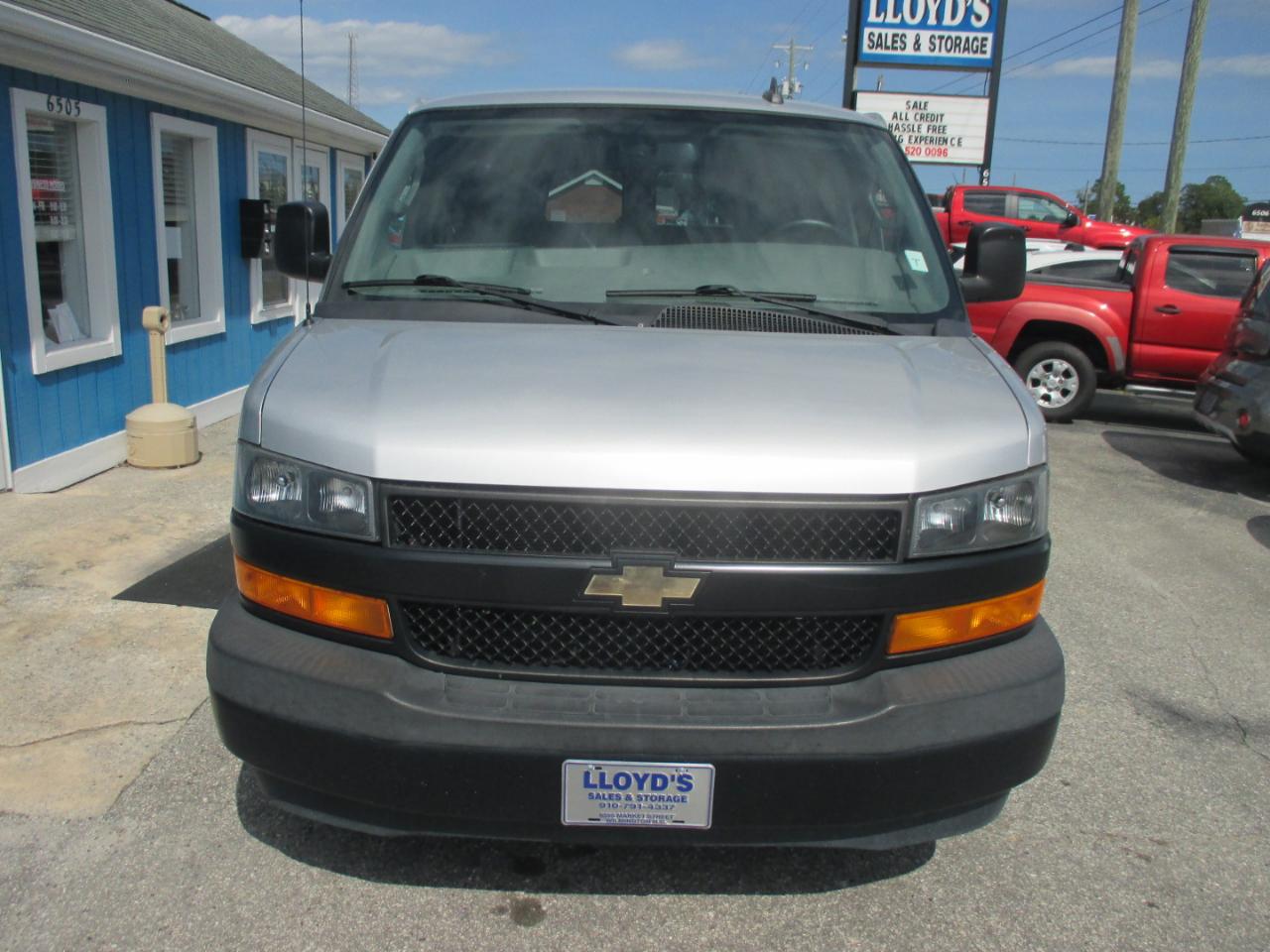 Chevrolet Express Passenger RWD 2500 135" LS 2019