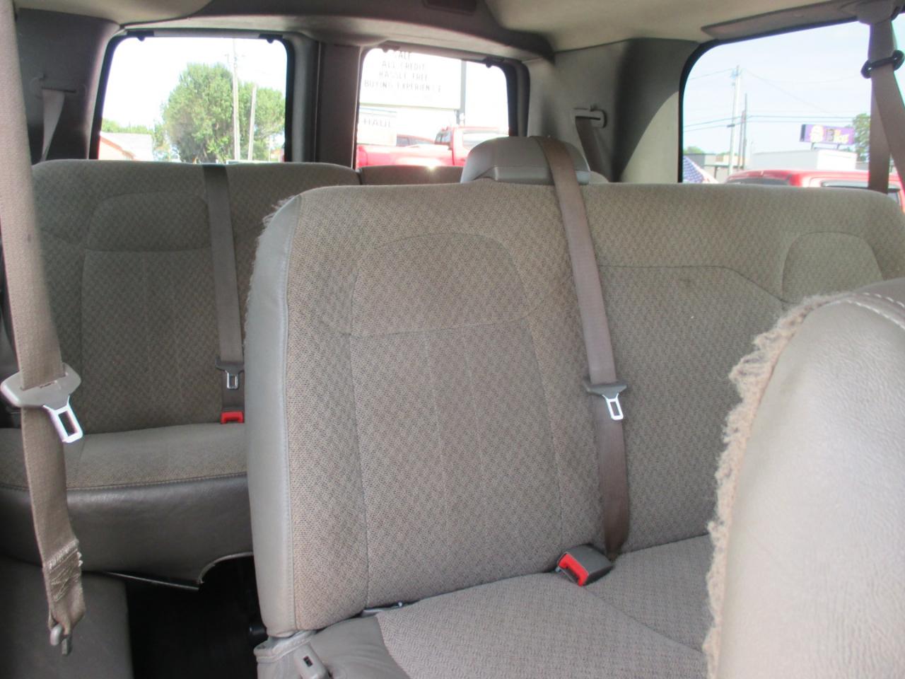 Chevrolet Express Passenger RWD 2500 135" LS 2019