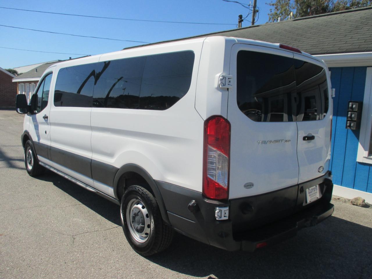 Ford Transit Passenger Wagon T-350 148" Low Roof XL Swing-Out RH Dr 2018