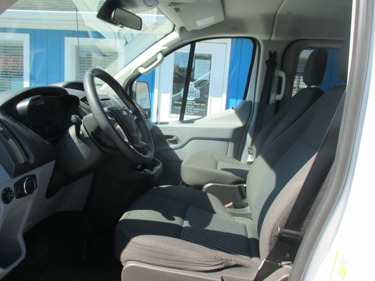 Ford Transit Passenger Wagon T-350 148" Low Roof XL Swing-Out RH Dr 2018