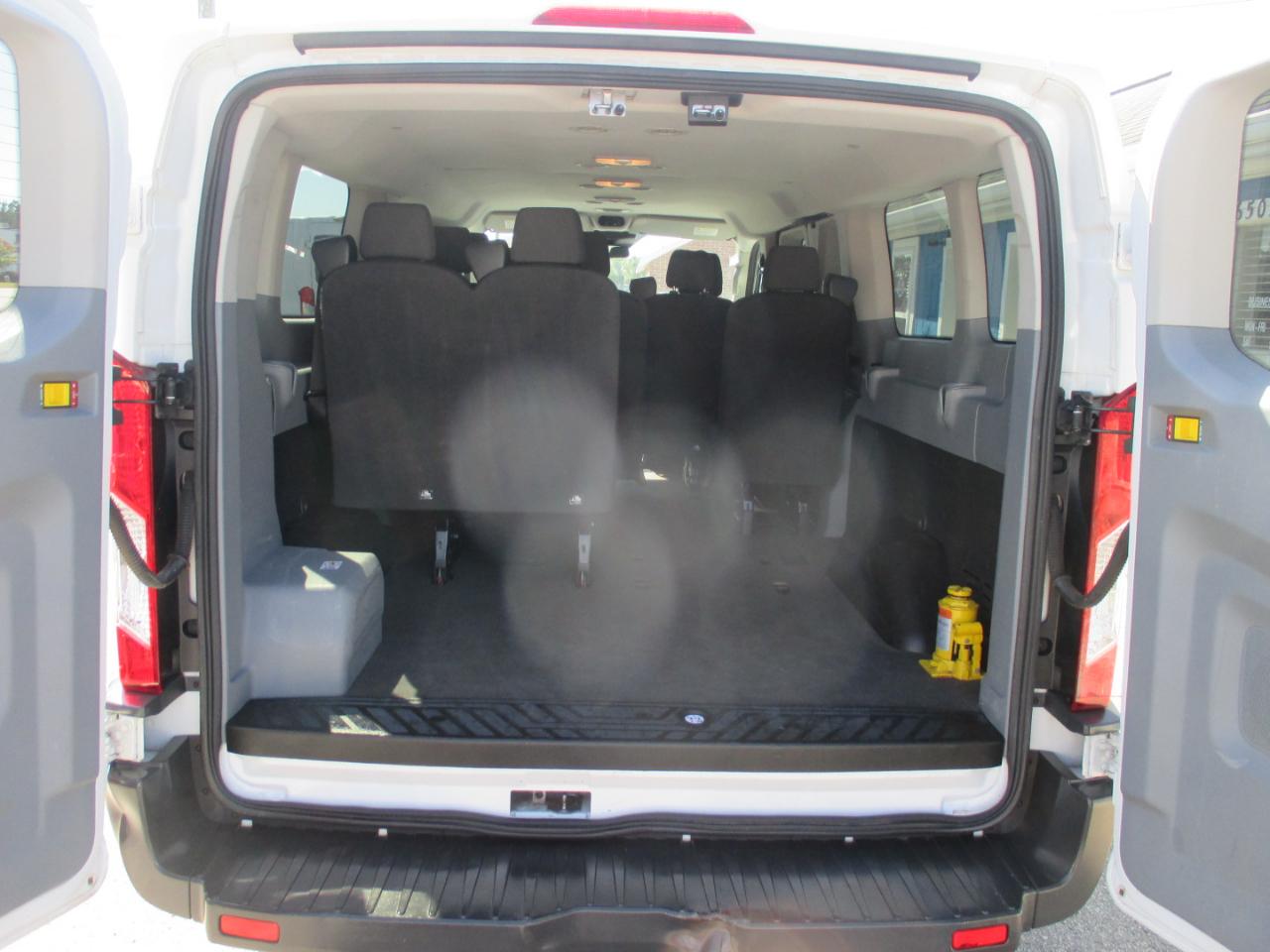 Ford Transit Passenger Wagon T-350 148" Low Roof XL Swing-Out RH Dr 2018