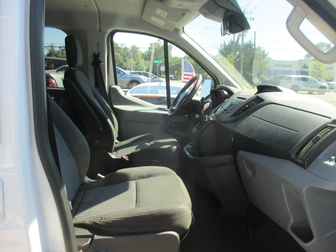 Ford Transit Passenger Wagon T-350 148" Low Roof XL Swing-Out RH Dr 2018