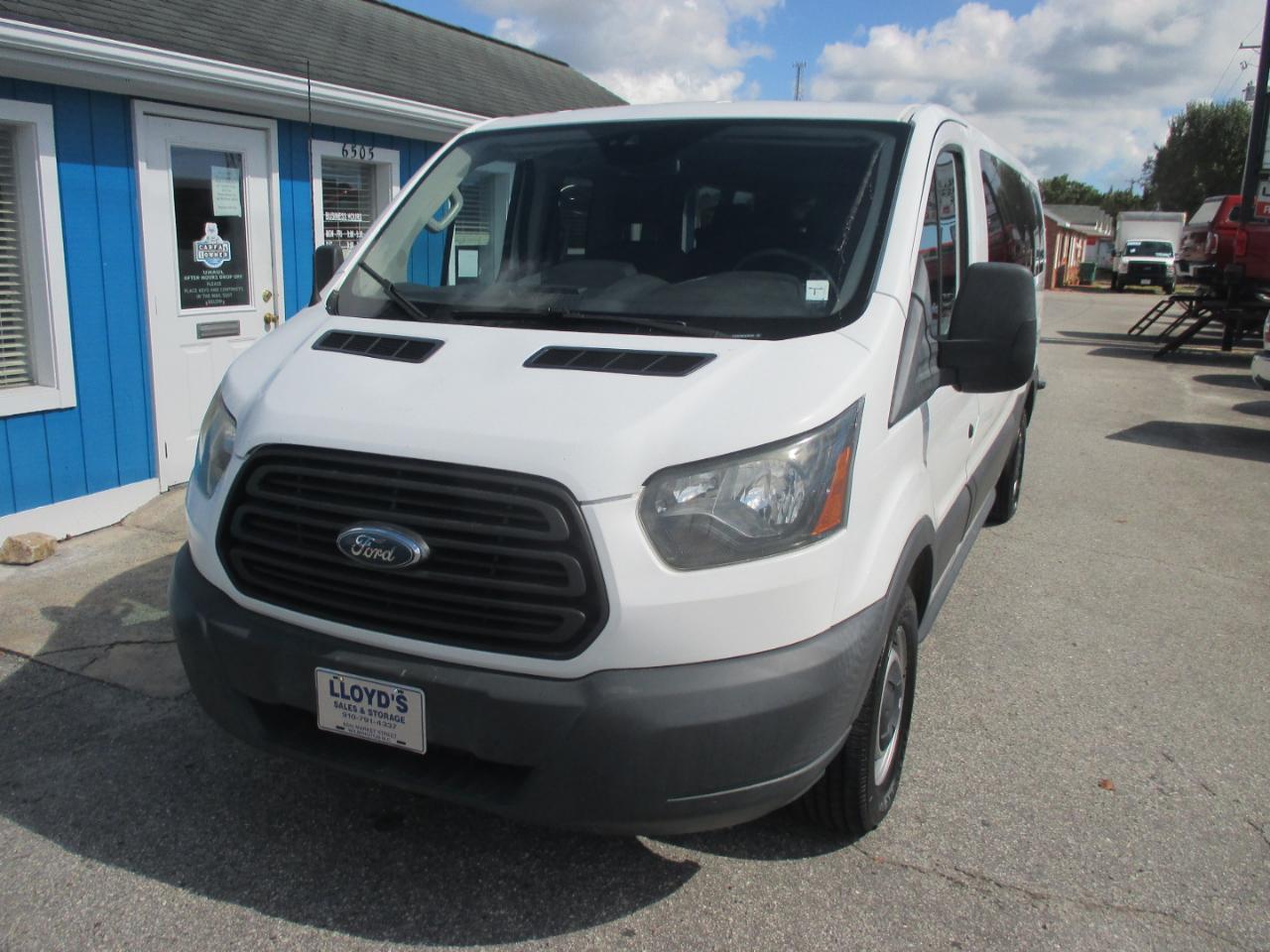 2018 Ford Transit Passenger Wagon T-350 148" Low Roof XL Swing-Out RH Dr