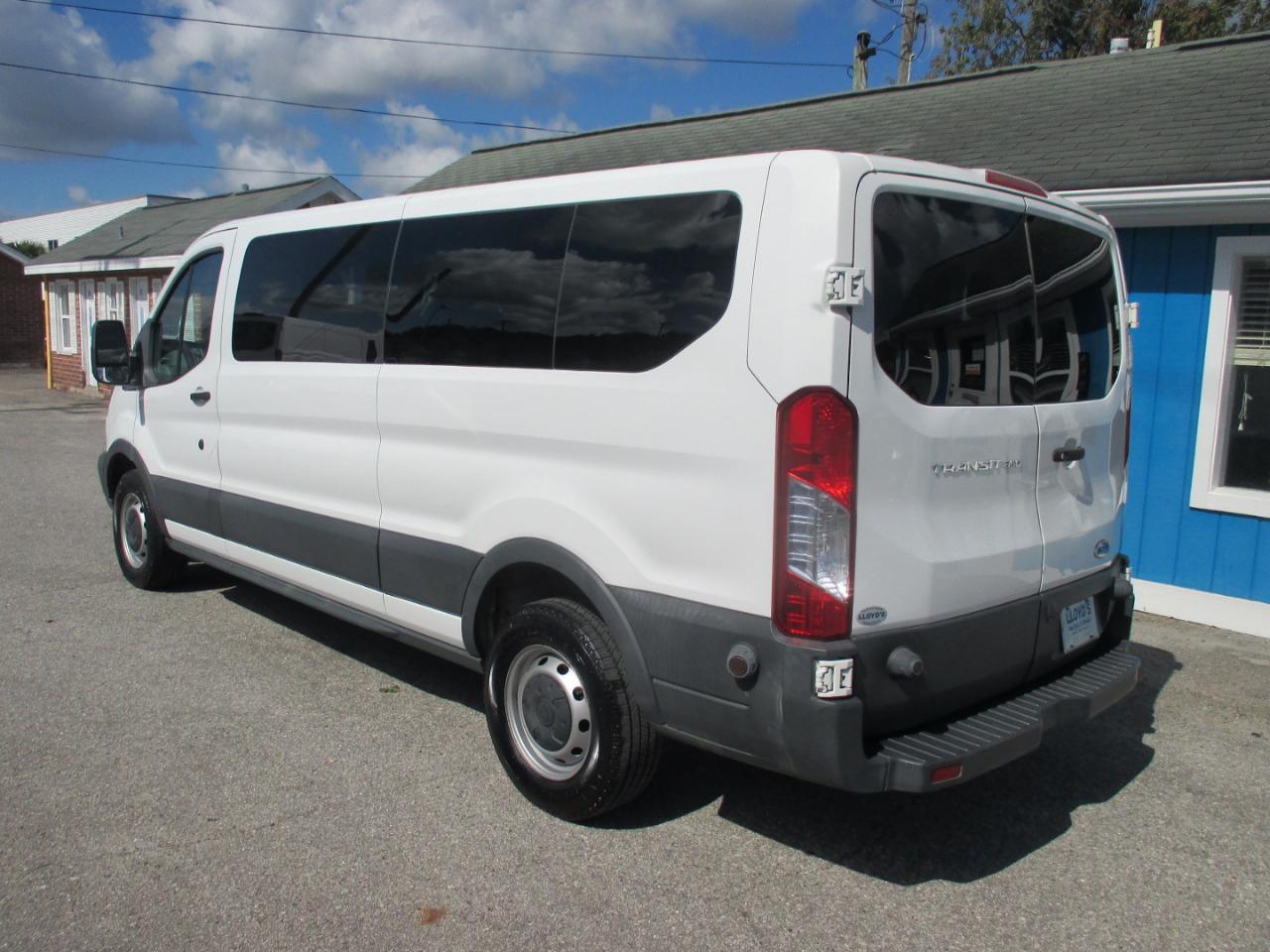 Ford Transit Passenger Wagon T-350 148" Low Roof XL Swing-Out RH Dr 2018