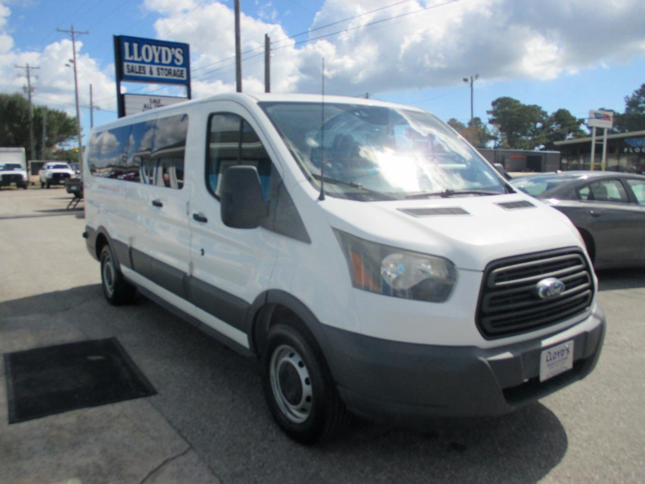 Ford Transit Passenger Wagon T-350 148" Low Roof XL Swing-Out RH Dr 2018