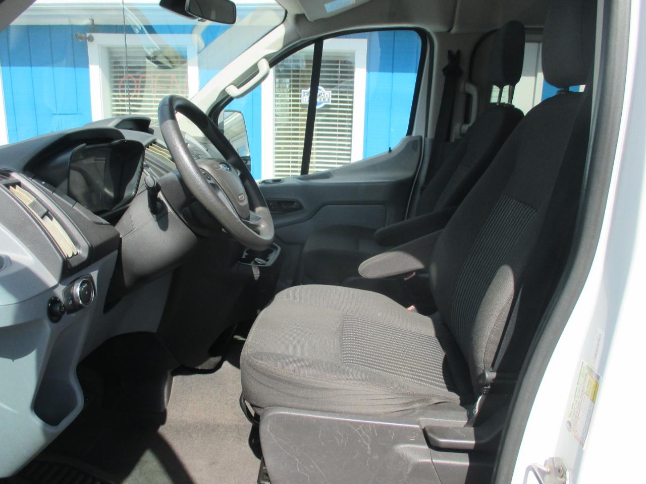 Ford Transit Passenger Wagon T-350 148" Low Roof XL Swing-Out RH Dr 2018