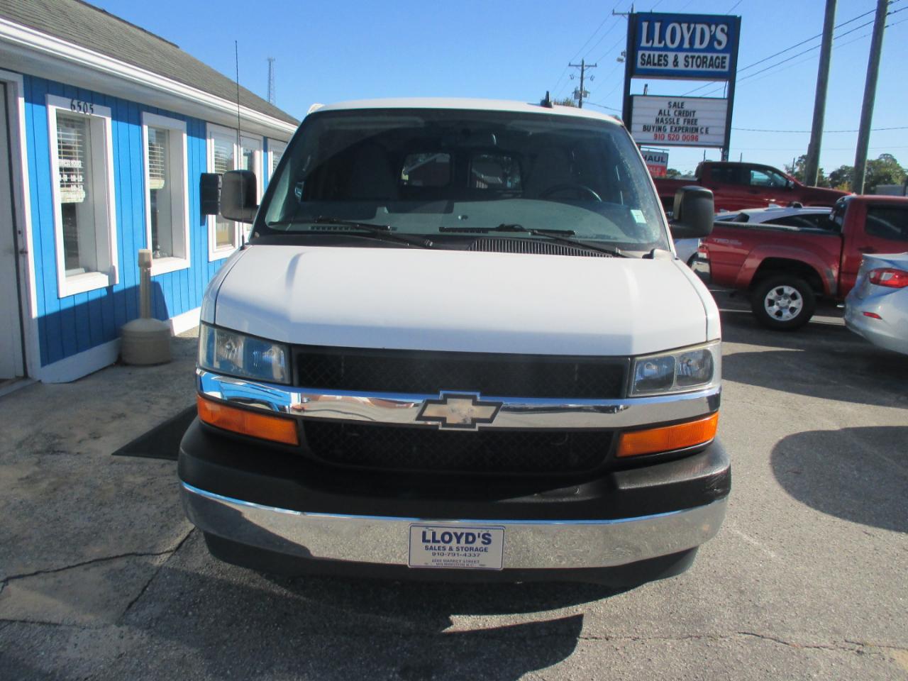 Chevrolet Express Passenger RWD 3500 155" LT w/1LT 2017