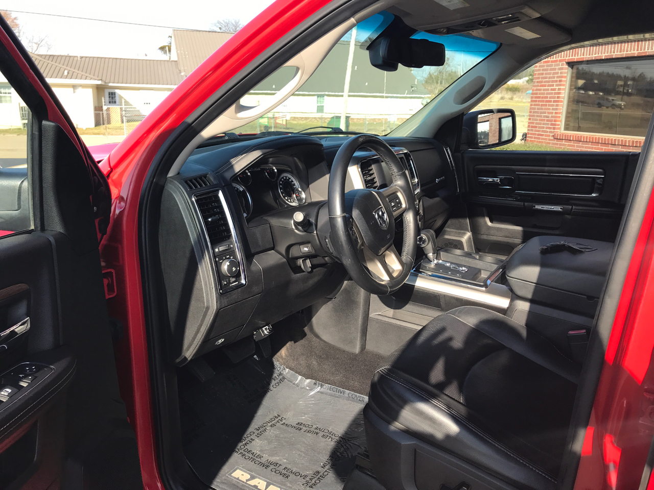 RAM 1500 Laramie Crew Cab SWB 2WD 2013