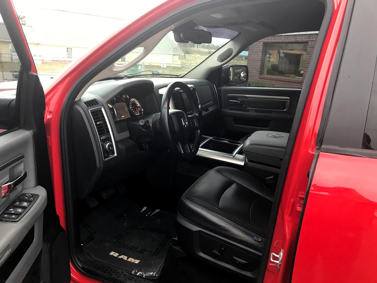 RAM 1500 2WD Quad Cab 140.5" Lone Star 2014