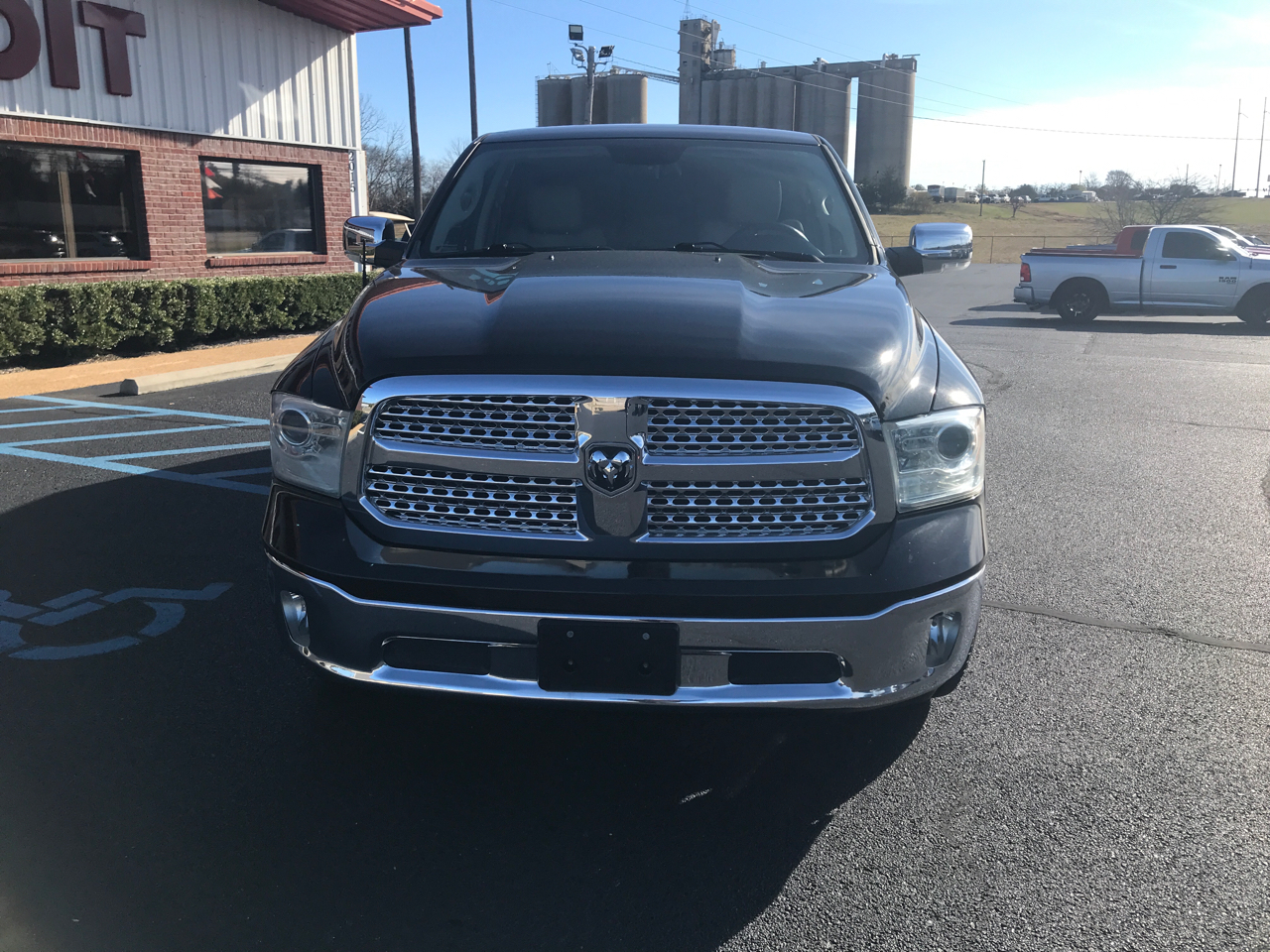 RAM 1500 Laramie Crew Cab SWB 2WD 2016