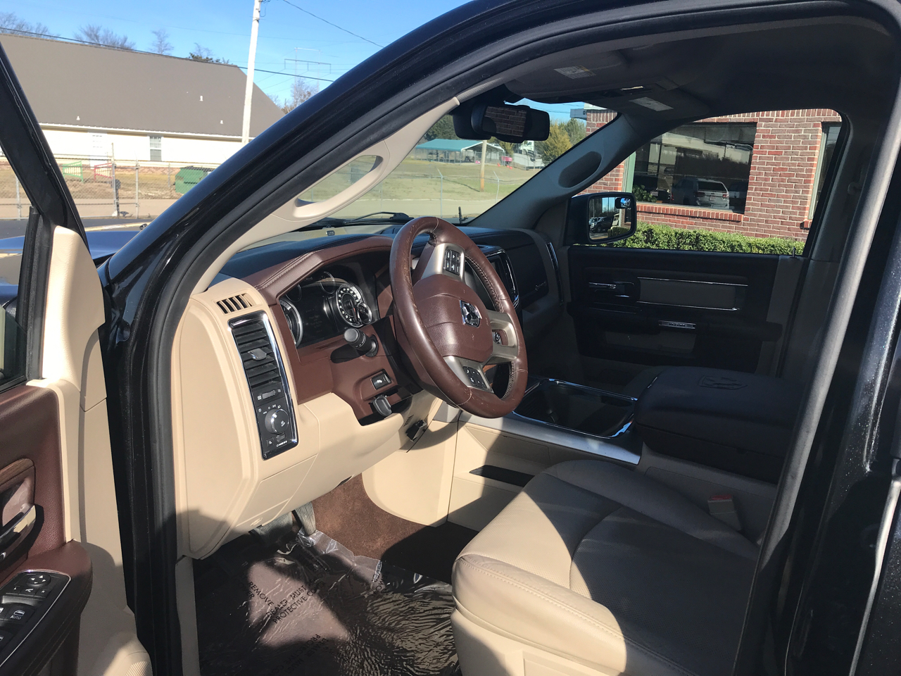 RAM 1500 Laramie Crew Cab SWB 2WD 2016