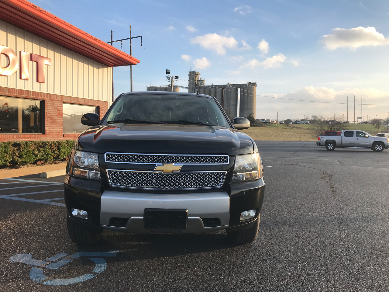 Chevrolet Tahoe LT 2WD 2011