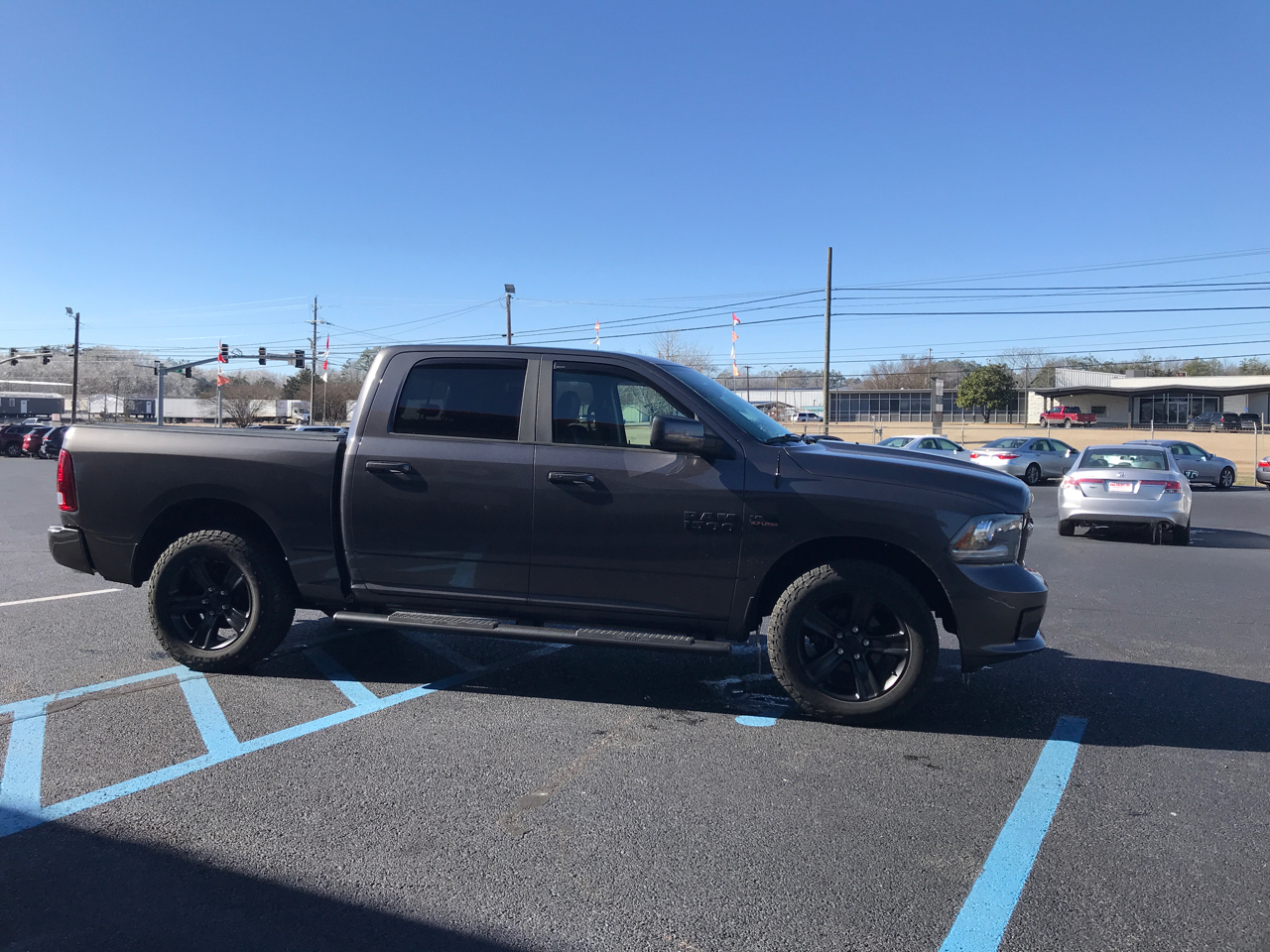 RAM 1500 Sport Crew Cab SWB 4WD 2017