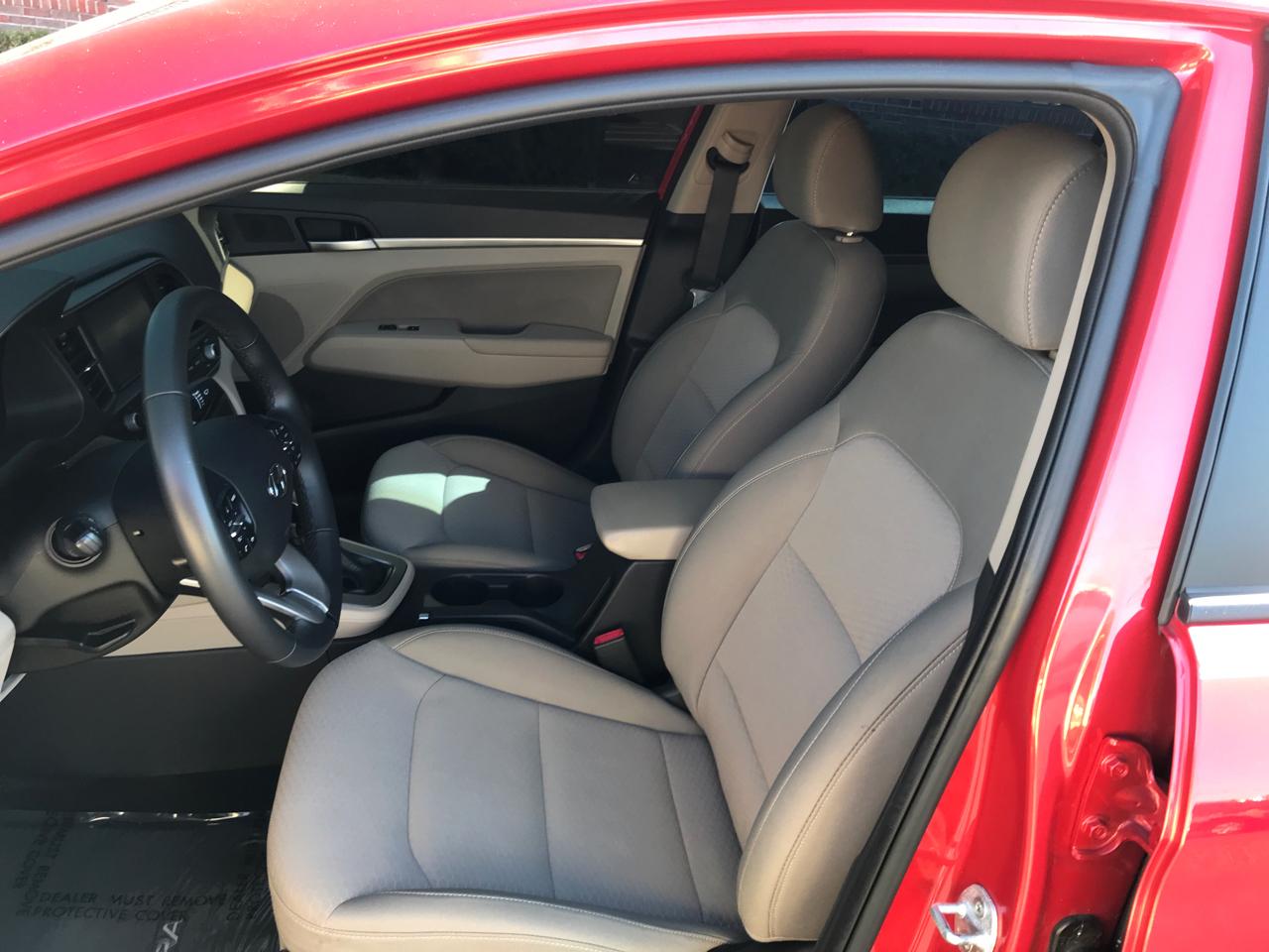 Hyundai Elantra  2020