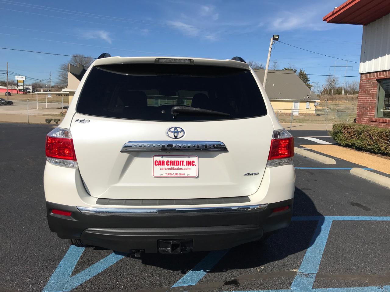 Toyota Highlander Base 4WD 2011