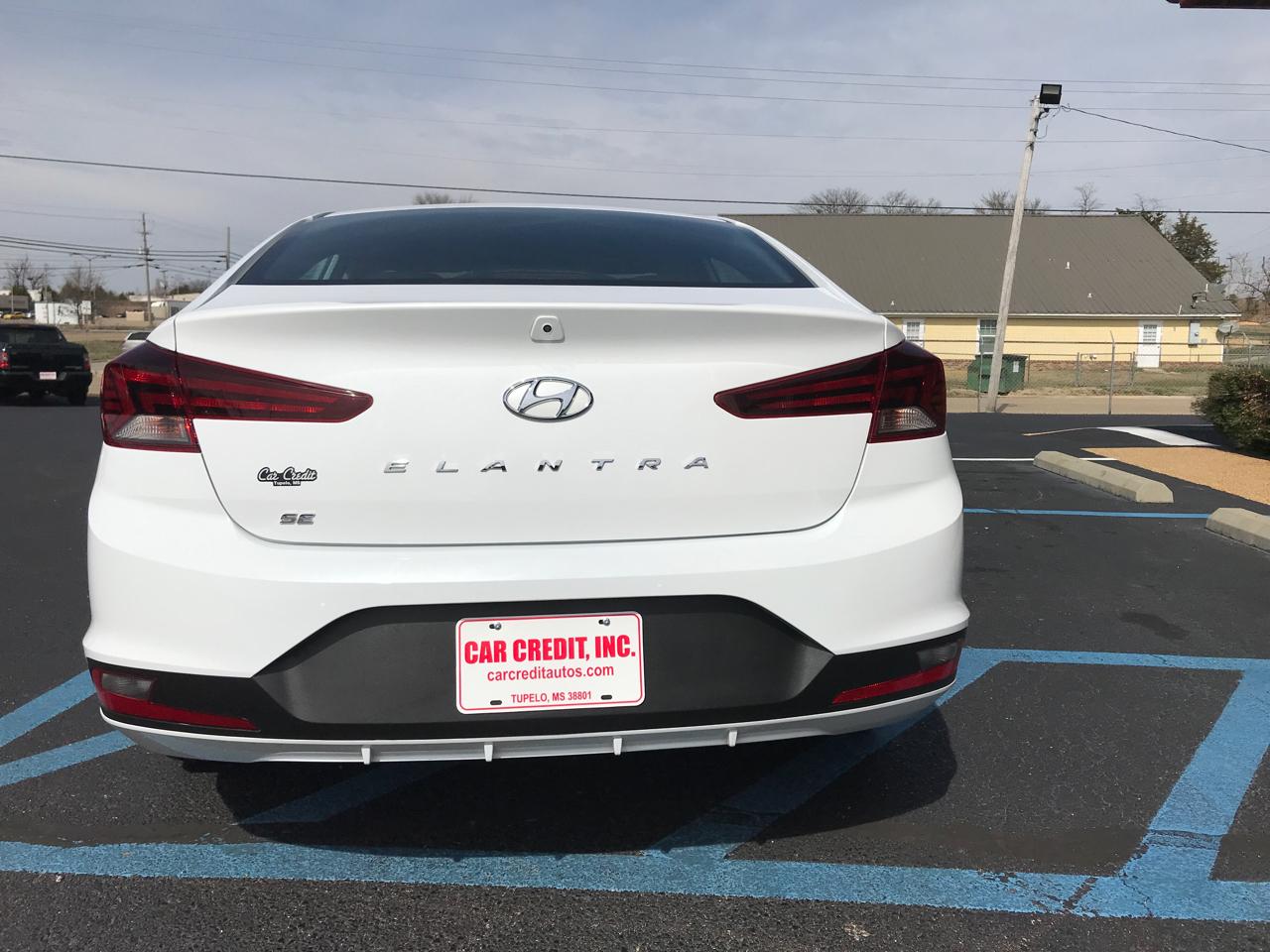 Hyundai Elantra SE 6AT 2019