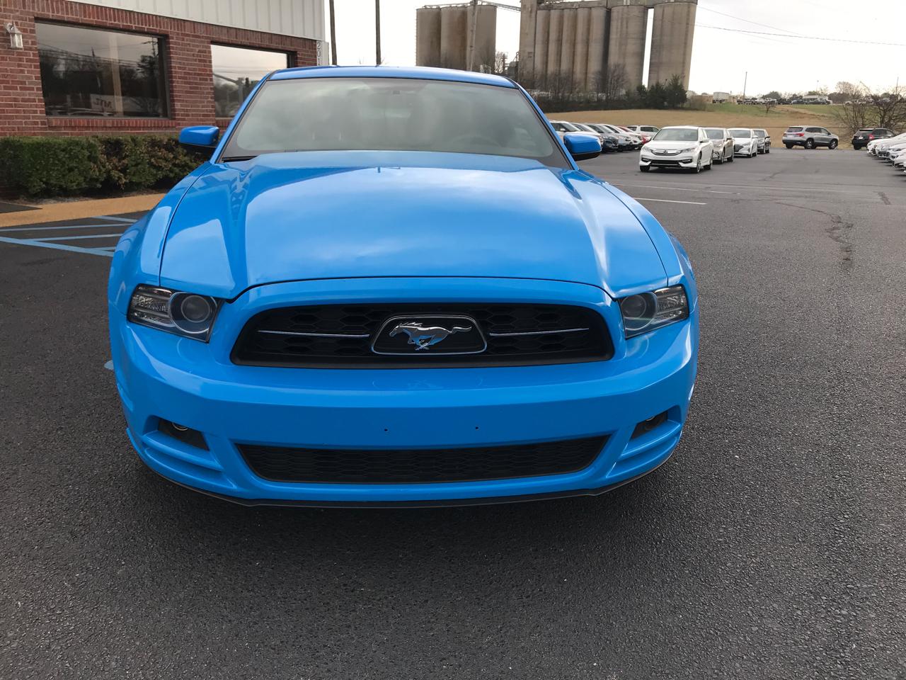 Ford Mustang V6 Coupe 2013