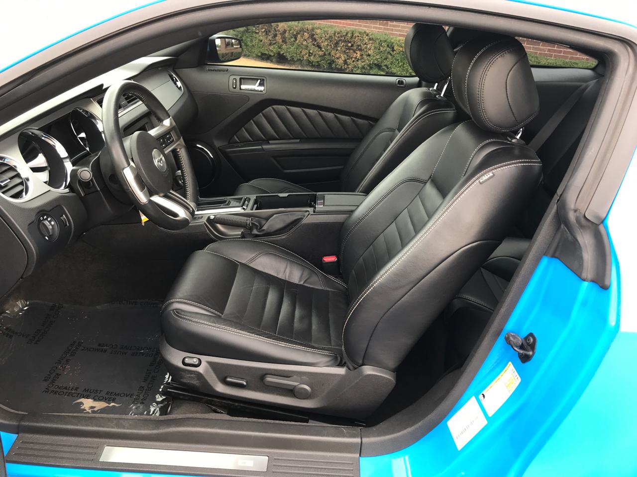 Ford Mustang V6 Coupe 2013