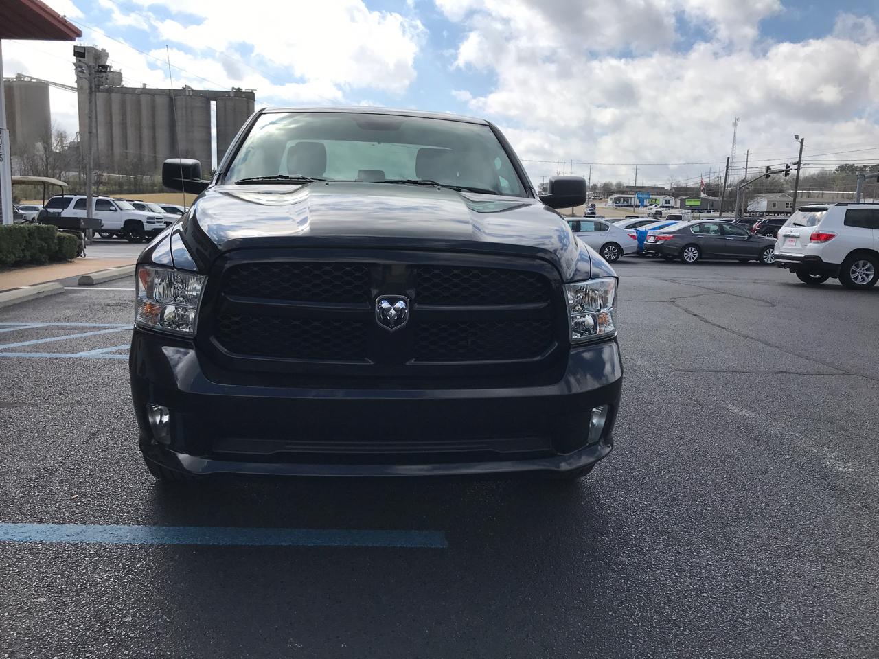 RAM 1500 Tradesman Quad Cab 2WD 2018