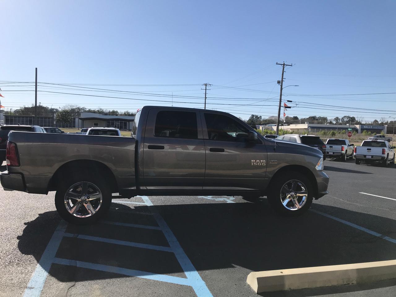 RAM 1500 Tradesman Crew Cab SWB 4WD 2013