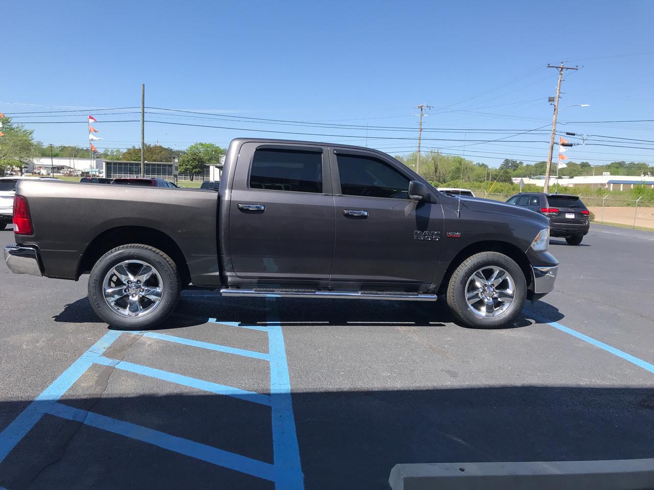 RAM 1500 SLT Crew Cab SWB 4WD 2016