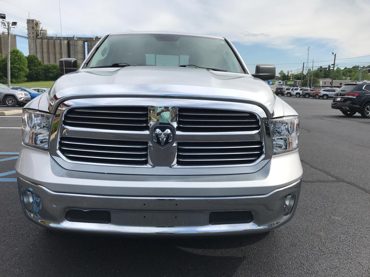 RAM 1500 SLT Quad Cab 2WD 2015