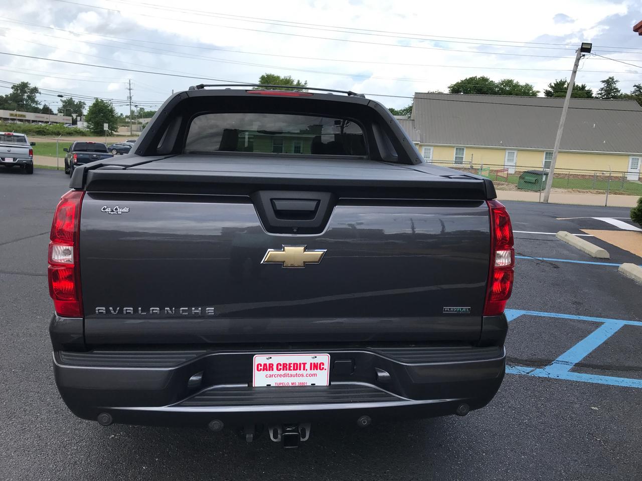 Chevrolet Avalanche LT 4WD 2011