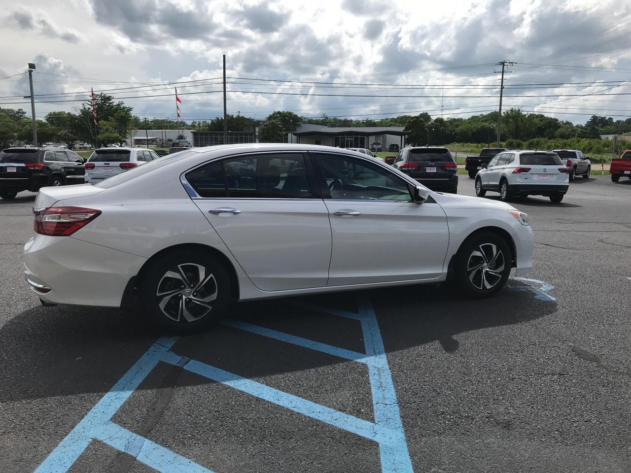Honda Accord LX Sedan CVT 2016
