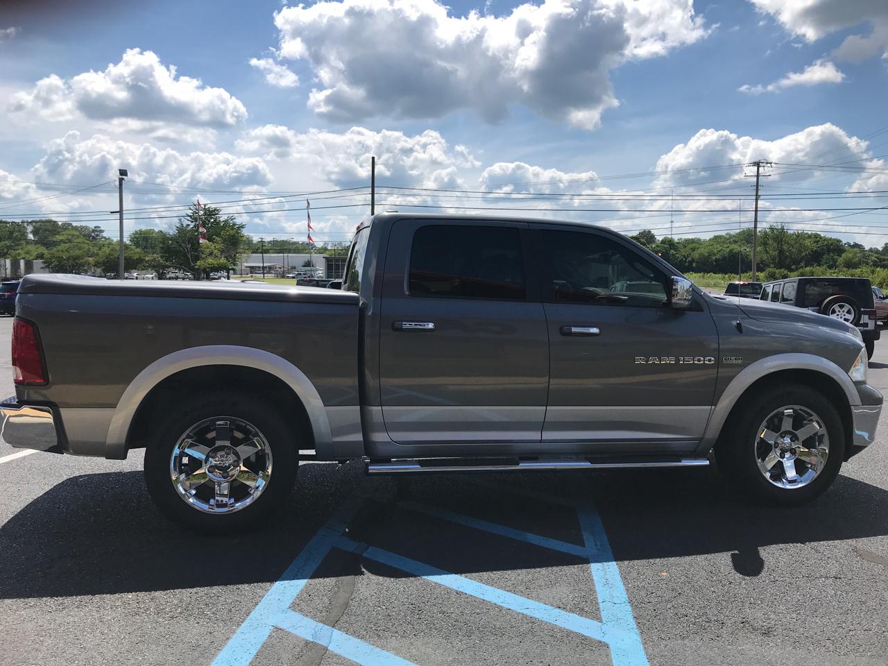 RAM 1500 Laramie Crew Cab 2WD 2012