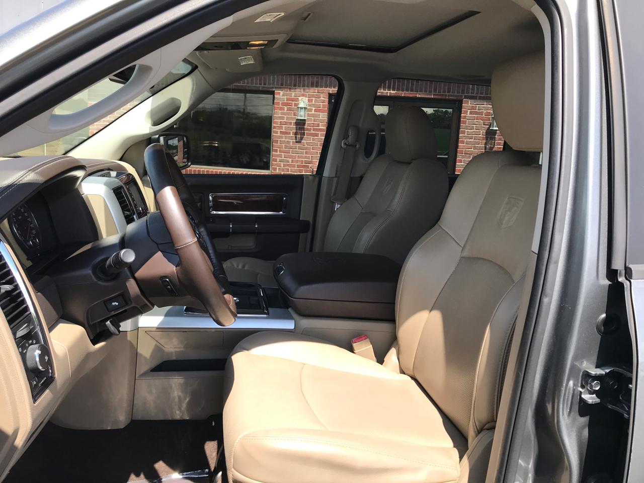 RAM 1500 Laramie Crew Cab 2WD 2012