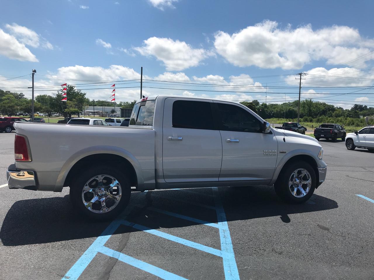 RAM 1500 Laramie Crew Cab SWB 2WD 2013