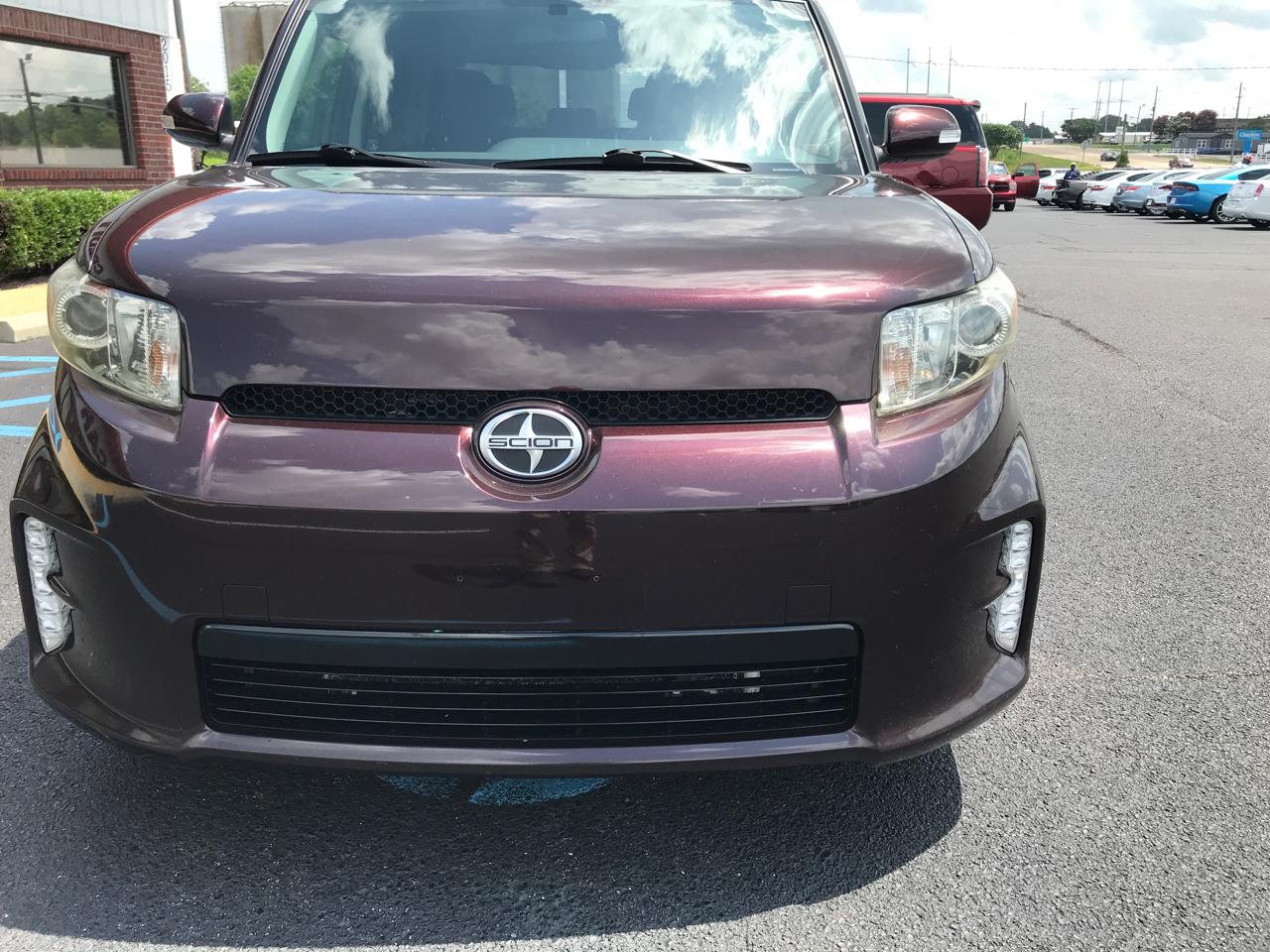 Scion xB 5-Door Wagon 5-Spd MT 2013