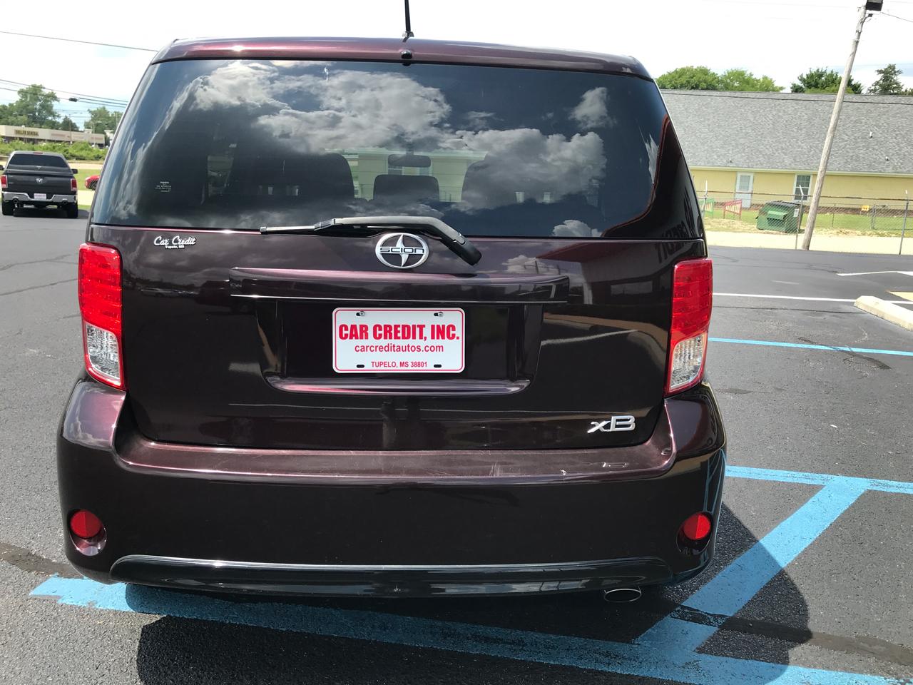 Scion xB 5-Door Wagon 5-Spd MT 2013