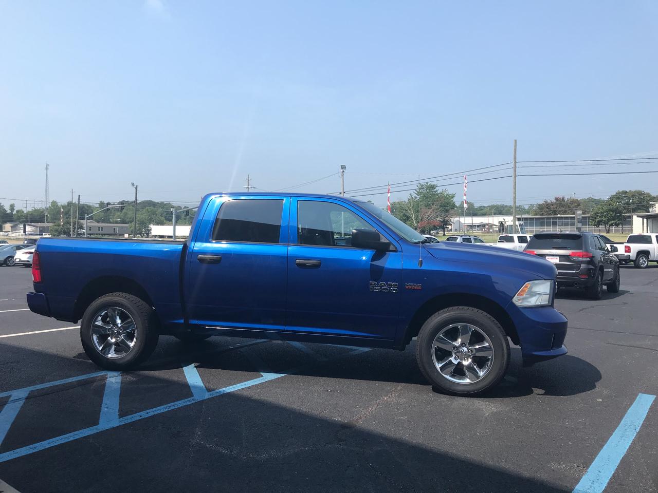 RAM 1500 Tradesman Crew Cab SWB 4WD 2017