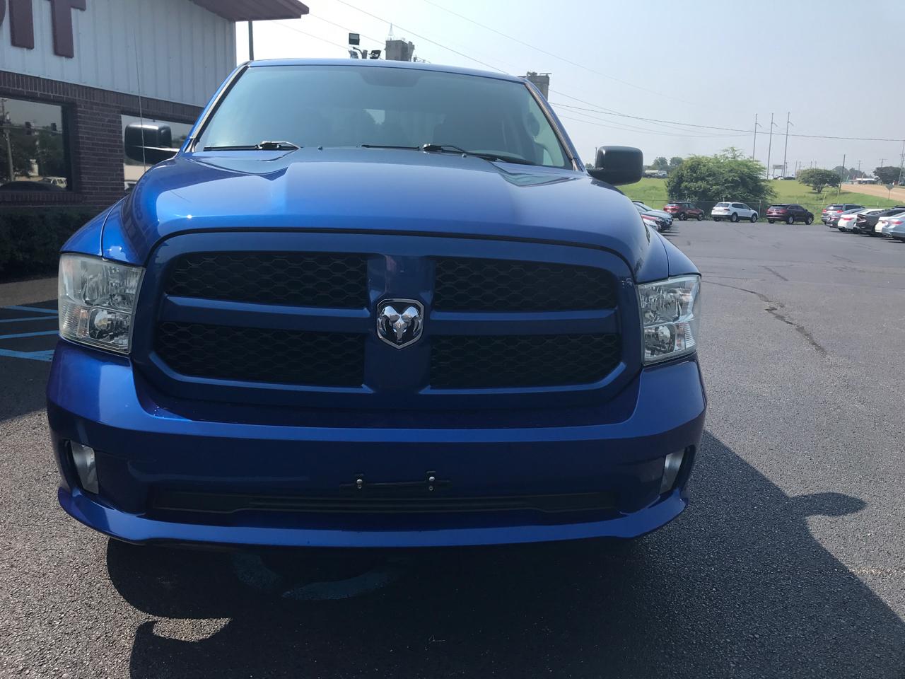 RAM 1500 Tradesman Crew Cab SWB 4WD 2017