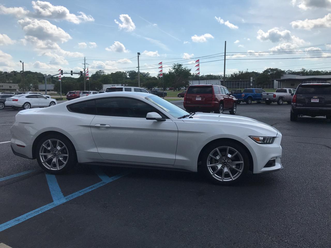 Ford Mustang EcoBoost Coupe 2015
