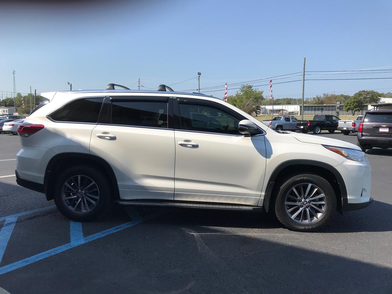 Toyota Highlander SE FWD V6 2017