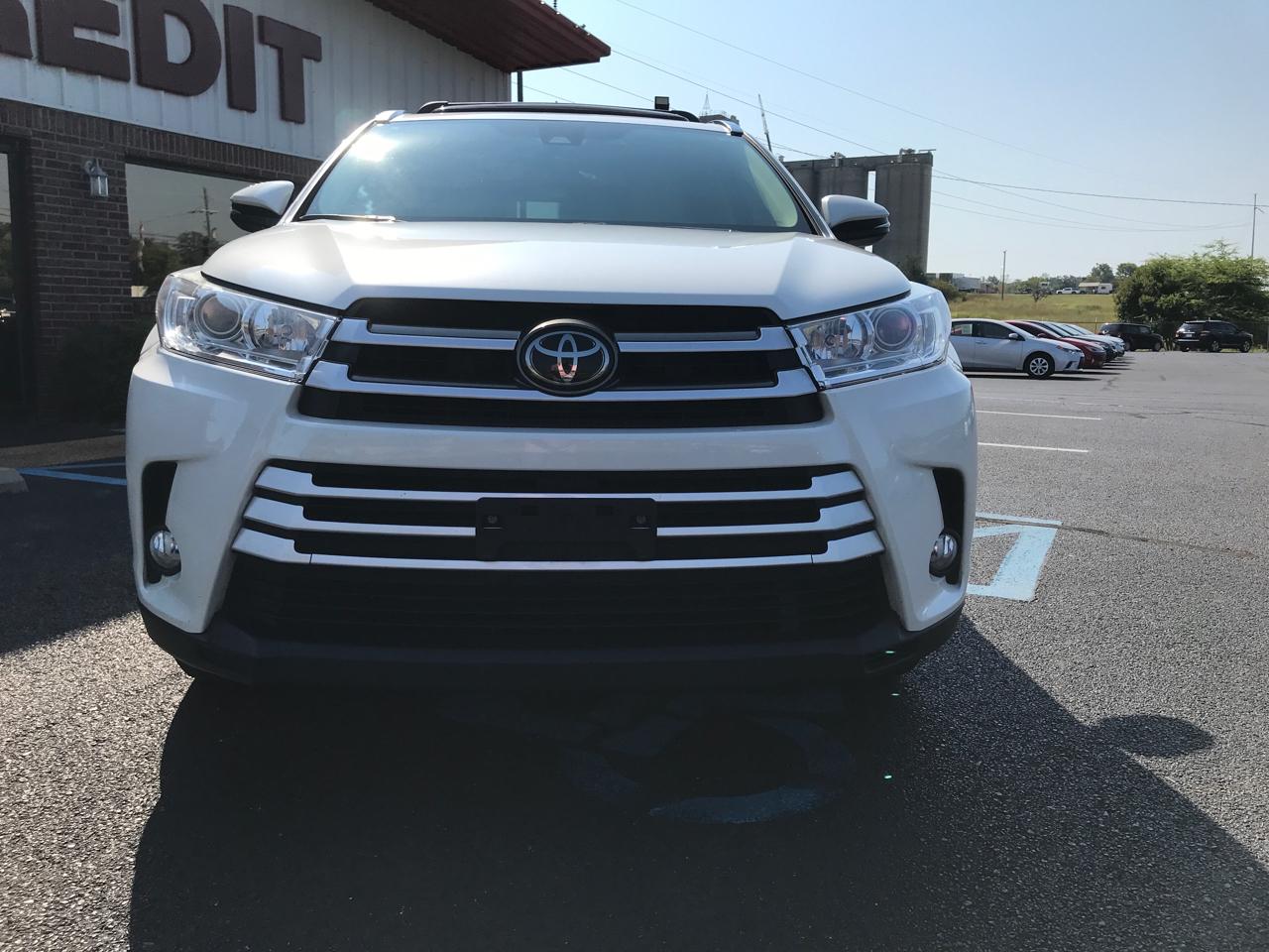 Toyota Highlander SE FWD V6 2017