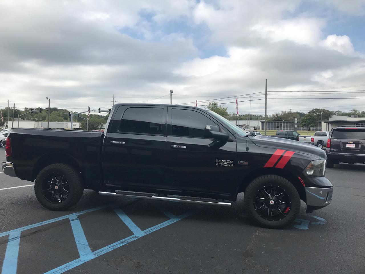 RAM 1500 SLT Crew Cab SWB 4WD 2015