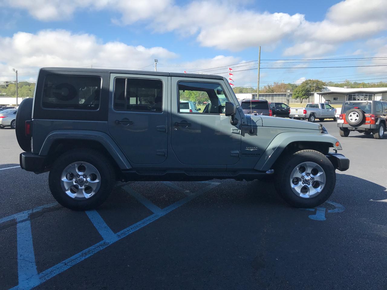 Jeep Wrangler Unlimited Sahara 4WD 2015