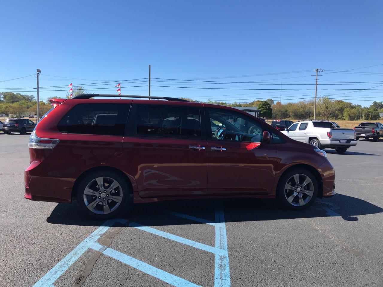 Toyota Sienna SE FWD 8-Passenger FWD V6 2016