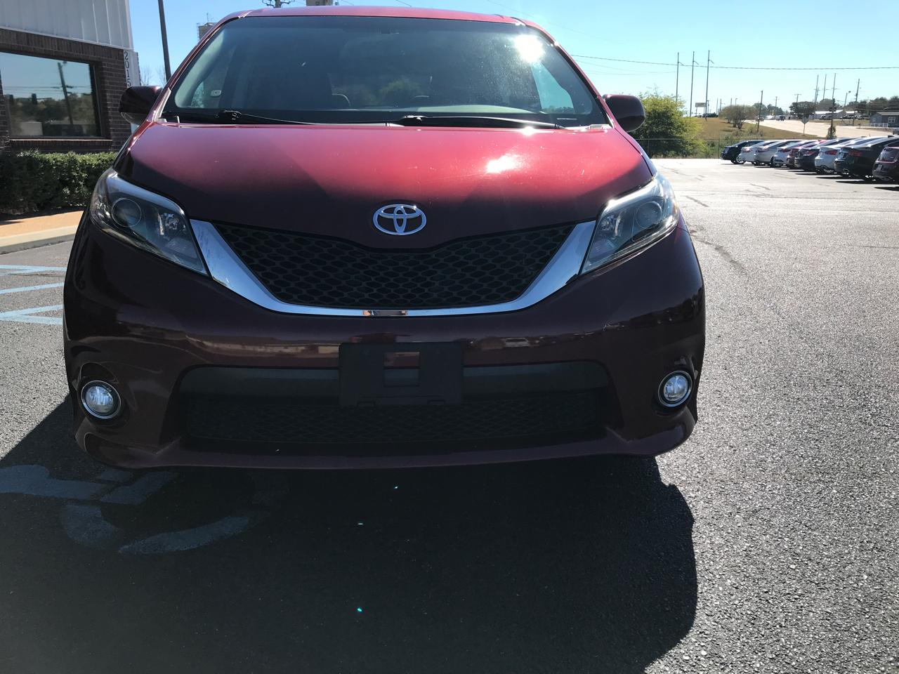 Toyota Sienna SE FWD 8-Passenger FWD V6 2016