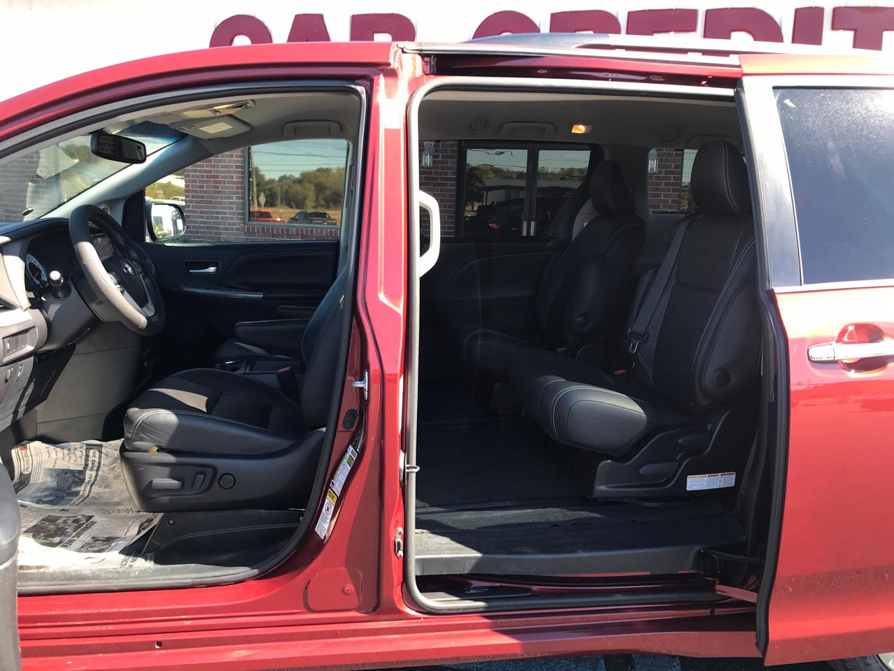 Toyota Sienna SE FWD 8-Passenger FWD V6 2016