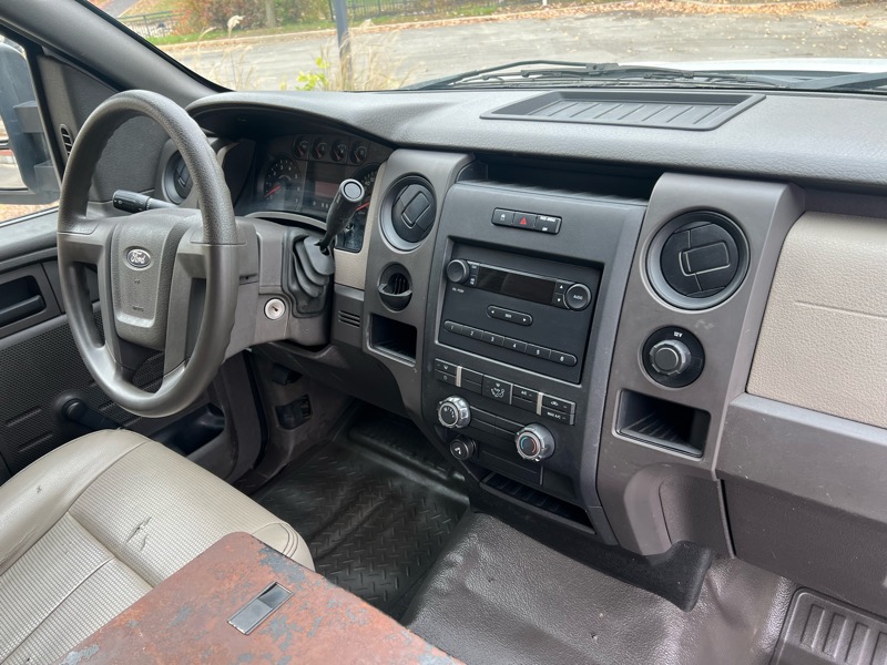 Ford F-150 XL 8-ft. Bed 2WD 2010 Ford F-150 XL 8-ft. Bed 2WD 2010