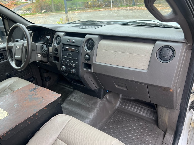 Ford F-150 XL 8-ft. Bed 2WD 2010 Ford F-150 XL 8-ft. Bed 2WD 2010