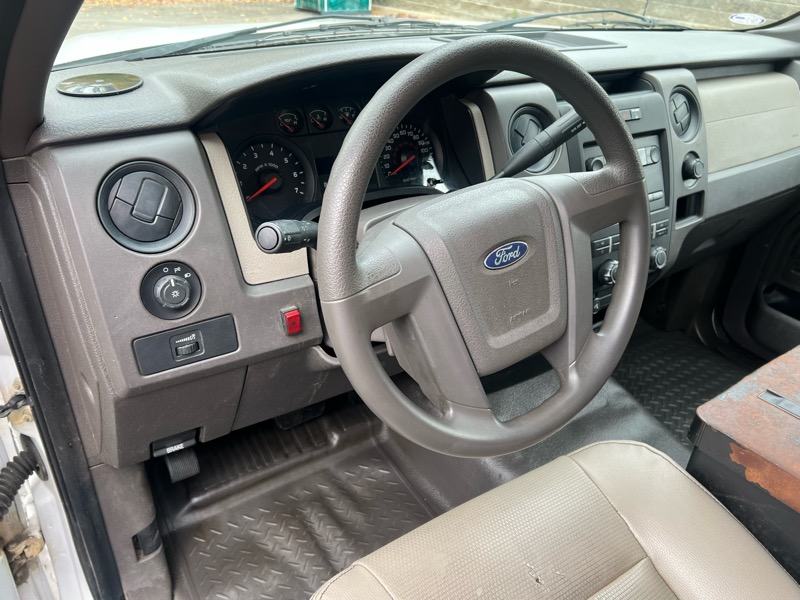 Ford F-150 XL 8-ft. Bed 2WD 2010 Ford F-150 XL 8-ft. Bed 2WD 2010