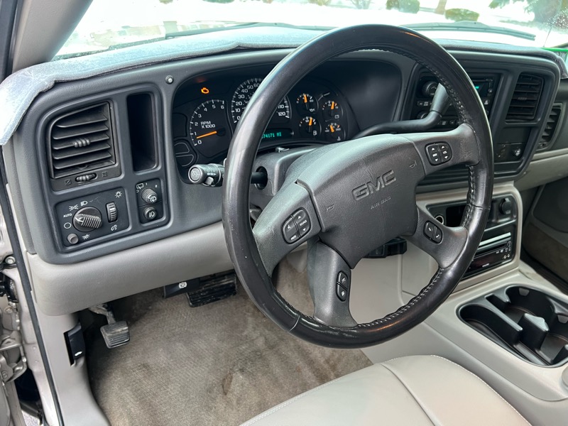 GMC Yukon 2WD 2005