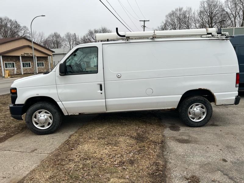 Ford Econoline E-250 2010