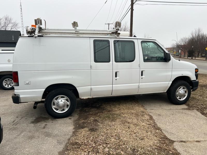 Ford Econoline E-250 2010
