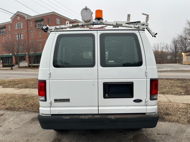 Ford Econoline E-250 2010
